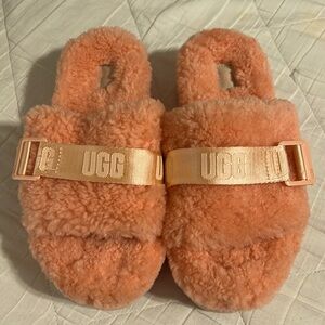 UGG FUZZY SLIPPERS sz 8